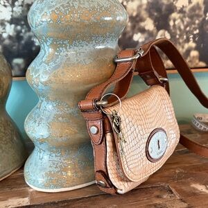 Fossil Maddox Tan leather Crossbody Bag beautiful condition